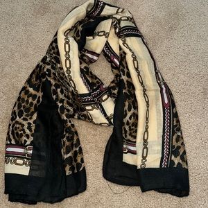Elegant Leopard Design Scarf/Wrap